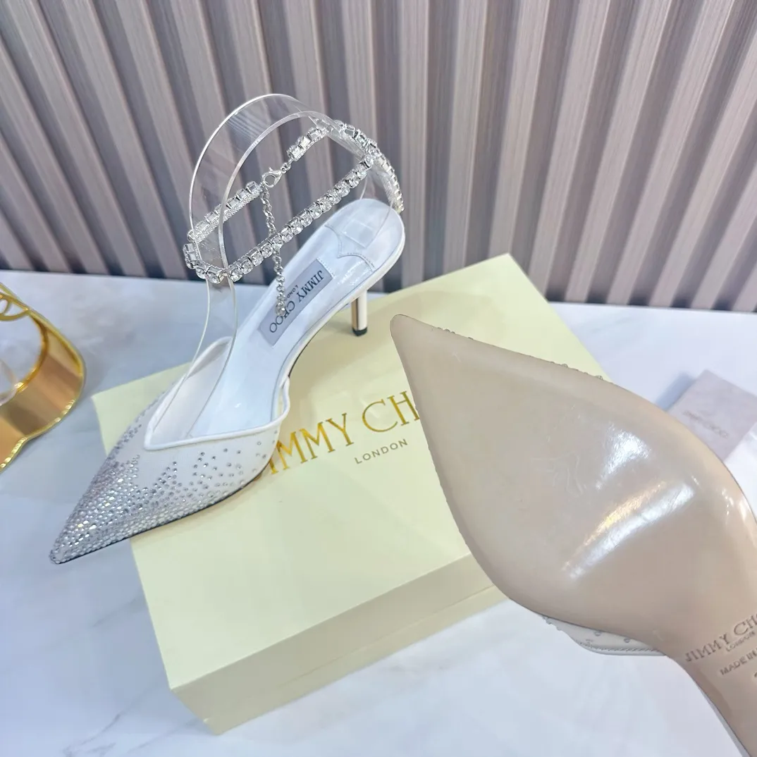 👟👟Ex-factory price 700👟👟 JIMMY CHOO (Jimmy CHOO) 💝💝💝 is a very comprehensive noble fashion lifestyle brand, with a series of women's high-heeled, medium-heeled, flat-heeled sandals with the same strap from major fashion bloggers and celebrities in Hong Kong and the United States.  The Australian pointed toe, round toe and square toe series are simply beautiful. Fall in love with elegance and playful sense of the future. Just by looking at them, you want to own them immediately, but you can really think about a pair of exquisite high heels~~~~~~~~~~~~~~~~~ 💝This series is specially designed for extraordinary and indifferent ladies, thus creating a unique overall effect, Jimmy Choo Design products that inspire women to move forward and show their charm💝💝💝 1⃣️Material: Imported genuine mesh hot diamond 2⃣️Inner: Imported Italian lambskin, super soft and delicate 3⃣️Outsole: Imported Italian original original color genuine leather outsole Heel height 8.5cm (10.0/6.5cm can be made) 4⃣️Code number: 35-39 (34.40.41.42 customized)